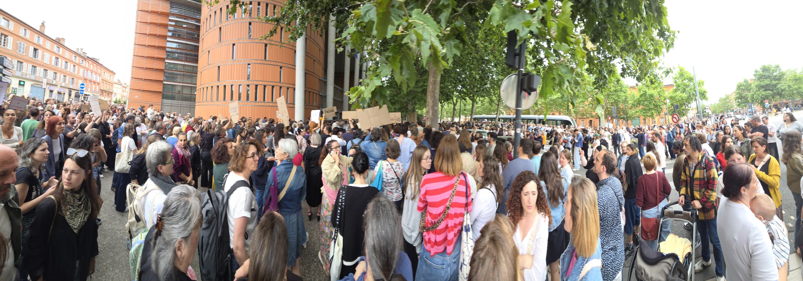 08/06/2026 devant le palais de justice de Toulouse